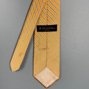 Brooks Brothers Makers Silk 3.5" Necktie Yellow Blue Diagonal Striped 60" Length